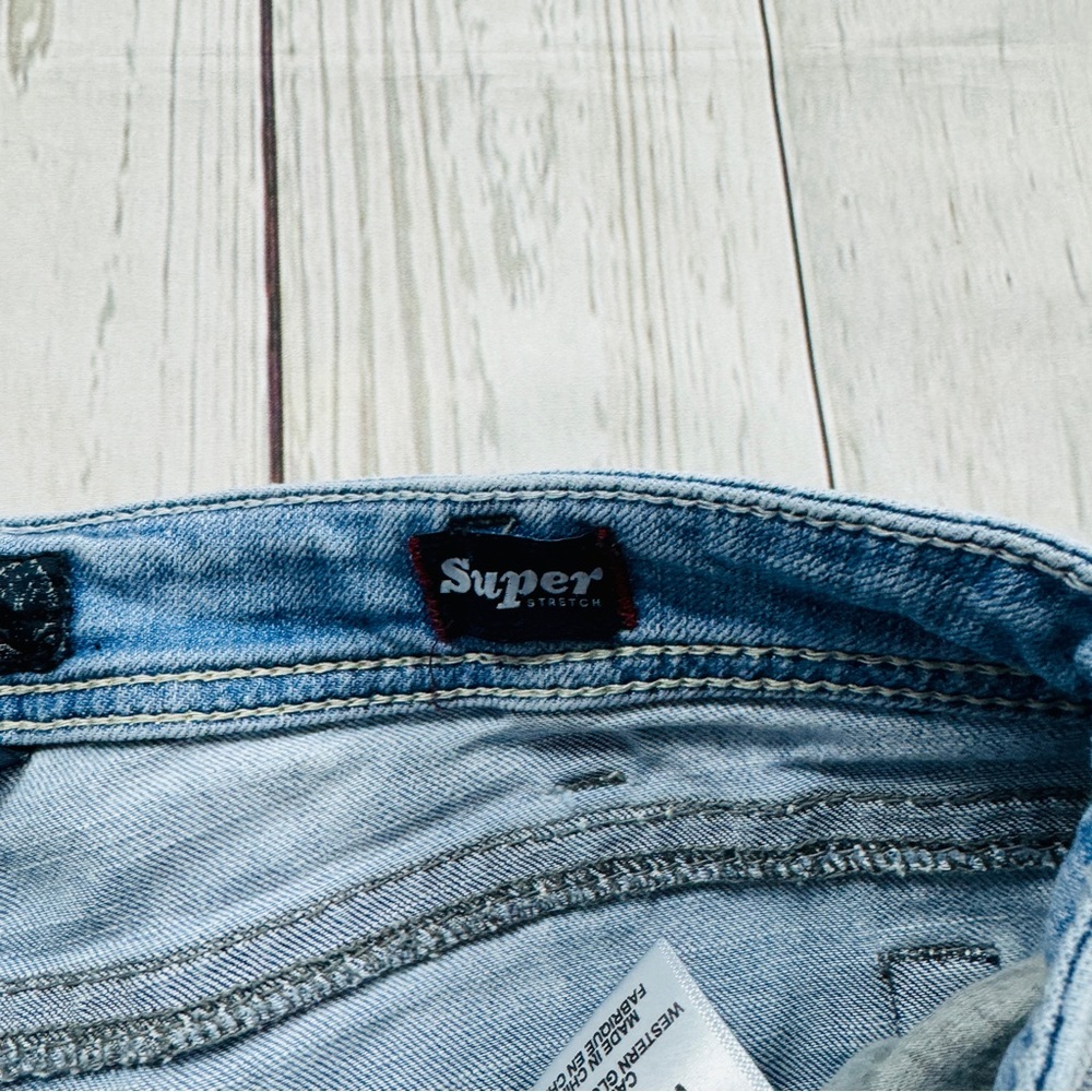Silver Aiko Women's Light Blue Distressed Jeans - Picture 4 of 8
